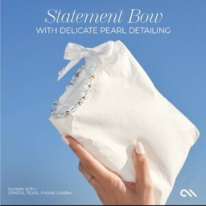 Case-Mate Special Edition Ivory Pearl Bow Waterproof Beach Zip Pouch